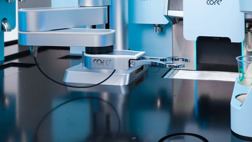 服贸会上的科技新风 机器人咖啡亭引领技术服务新浪潮